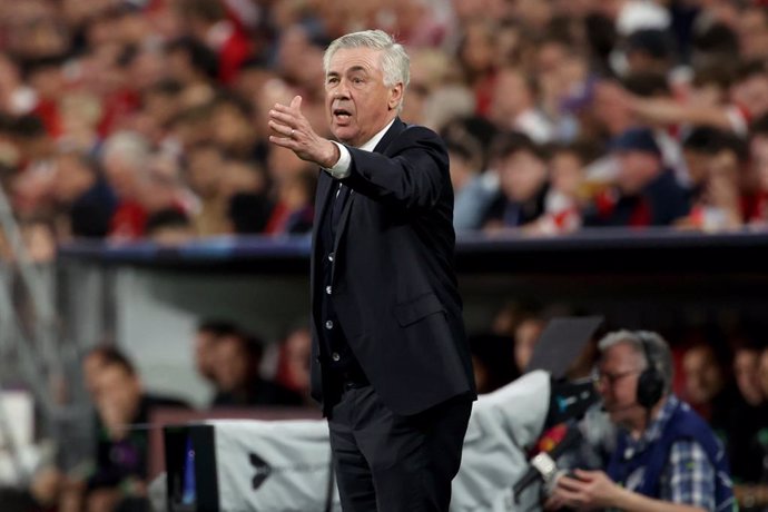 30 April 2024, Bavaria, Munich: Real Madrid coach Carlo Ancelotti getsures on the touchline during the UEFA Champions League semi-final first leg soccer match between Bayern Munich and Real Madrid at Allianz Arena. Photo: Matthias Balk/dpa