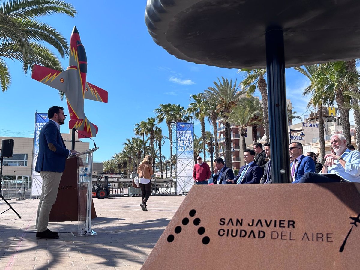 La Patrulla PAPEA y la Patrulla Águila abrirán y cerrarán el Festival Aéreo de San Javier el próximo domingo