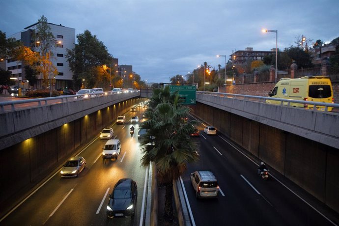 Archivo -  Vehicles a la Ronda de Dalt de Barcelona