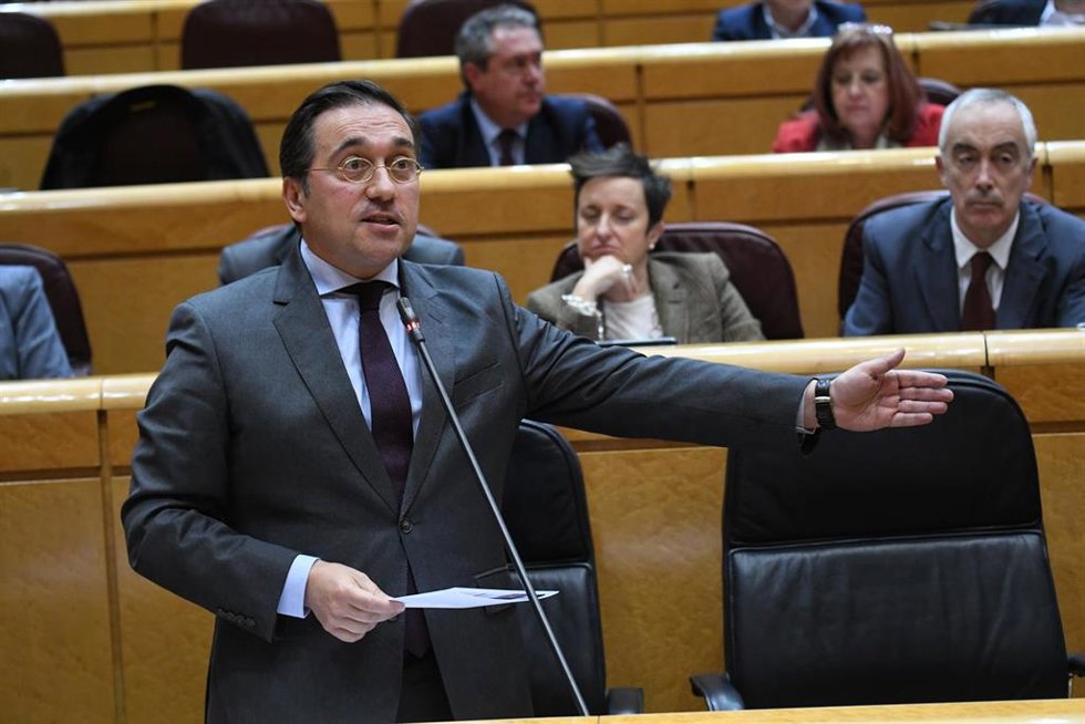 Archivo - El ministro de Asuntos Exteriores, Unión Europea y Cooperación, José Manuel Albares, interviene durante una sesión de control al Gobierno en el Senado