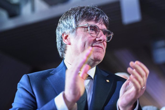 El expresidente de la Generalitat de Catalunya y candidato de Junts a las elecciones catalanas, Carles Puigdemont, durante un acto de campaña, en Jean Carrère Space, a 1 de mayo de 2024, en Argelès (Francia). Este es uno de los actos de campaña para las e