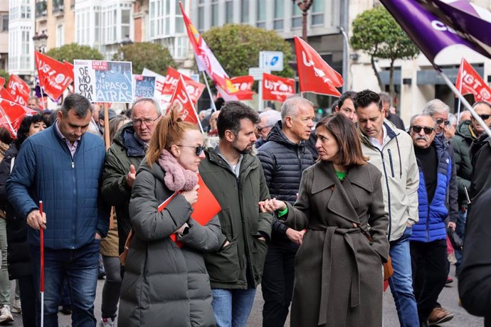 El secretario autonómico del PSOE en la manifestación del 1 de Mayo en Burgos