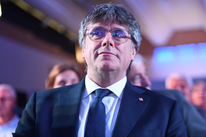 El expresidente de la Generalitat de Catalunya y candidato de Junts a las elecciones catalanas, Carles Puigdemont, durante un acto de campaña, en Jean Carrère Space, a 1 de mayo de 2024, en Argelès (Francia). Este es uno de los actos de campaña para las e