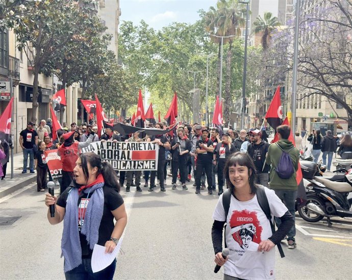 La manifestación de la Confederación General del Trabajo (CGT) en Barcelona con motivo del 1 de Mayo