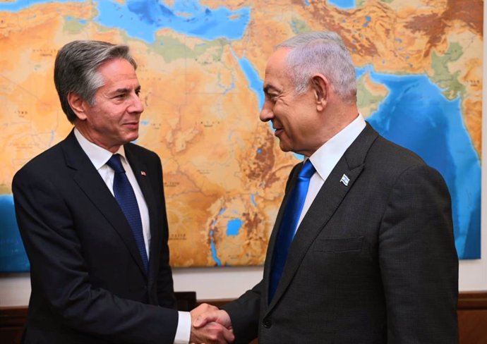El primer ministro de Israel, Benjamin Netanyahu, recibe en Jerusalén al secretario de Estado de Estados Unidos