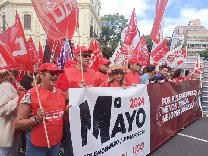 Manifestación convocada por CCOO y UGT en Santa Cruz de Tenerife con motivo del 'Día Internacional de Trabajo'