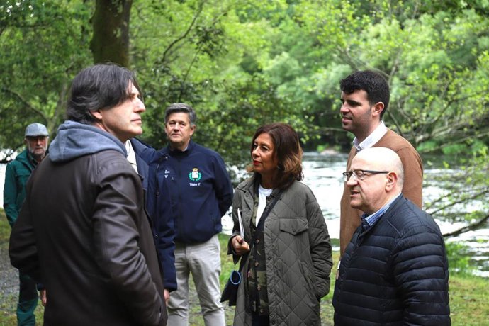 La Directora Xeral De Patrimonio Natural, Marisol Díaz, En Una Visita Con Motivo De La Campaña De Pesca De Salmón Y Reo En Ríos Gallegos