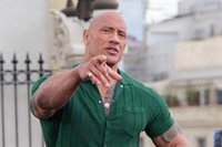 Dwayne Johnson, acusado de falta de profesionalidad: "Mea en una botella"