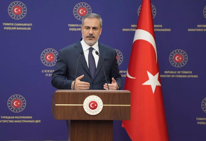 Archivo - November 1, 2023, Ankara, Turkey: Iranian Foreign Minister (unseen) and his Turkish counterpart HAKAN FIDAN attend a press conference. Turkey and Iran on November 1, 2023, called for a regional conference aimed at averting the spread of the Isra