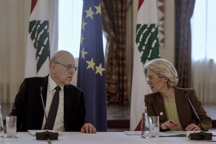 02 May 2024, Lebanon, Beirut: Lebanese Prime Minister Najib Mikati (L) meets with European Commission President Ursula von der Leyen at the Government Palace. Photo: Marwan Naamani/dpa