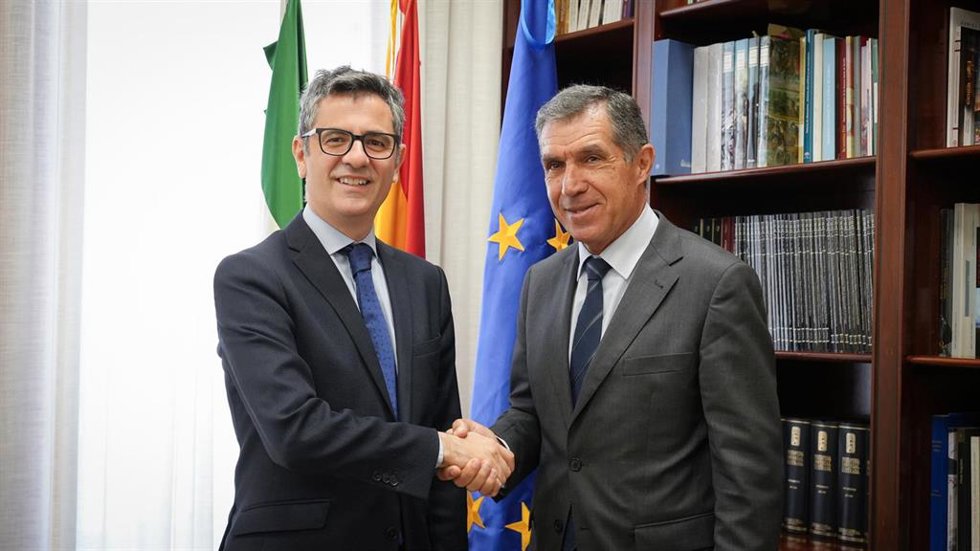 El ministro de la Presidencia, Justicia y Relaciones con las Cortes, Félix Bolaños,  y el presidente del Tribunal Superior de Justicia de Andalucía, Ceuta y Melilla, Lorenzo del Río.