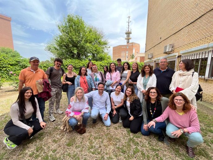 Alumnos del Grado de Trabajo Social de la Universidad de Huelva que se han incorporado estos días para realizar su periodo de prácticas en centros de salud y hospitales de la provincia.