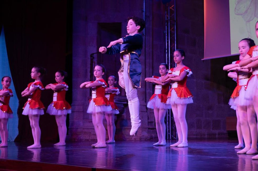 Archivo - Alumnos de danza de los centros de la Diputación de Cáceres