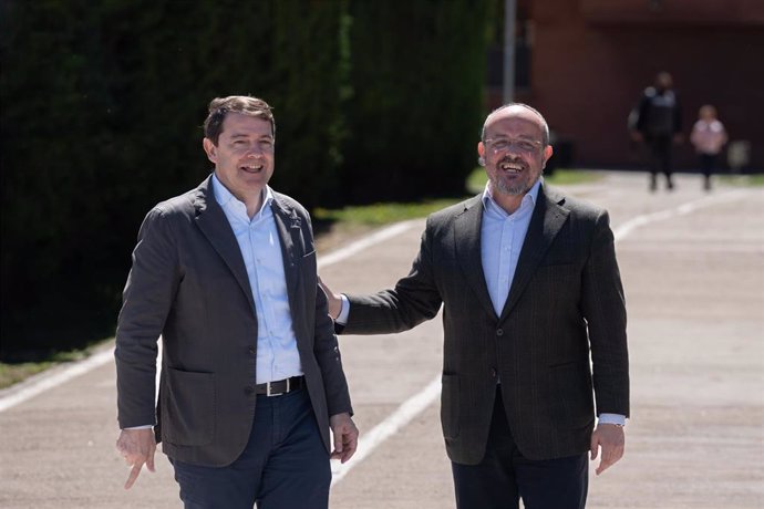 Mañueco con el candidato Alejandro Fernández