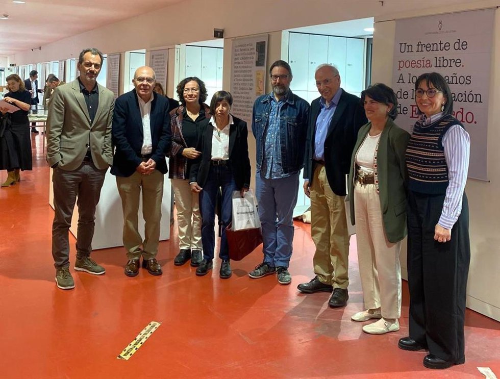 Inauguración en la Biblioteca Infanta Elena, en Sevilla, de la exposición 'Un frente de poesía libre. A los 60 años de la fundación de El Bardo'.