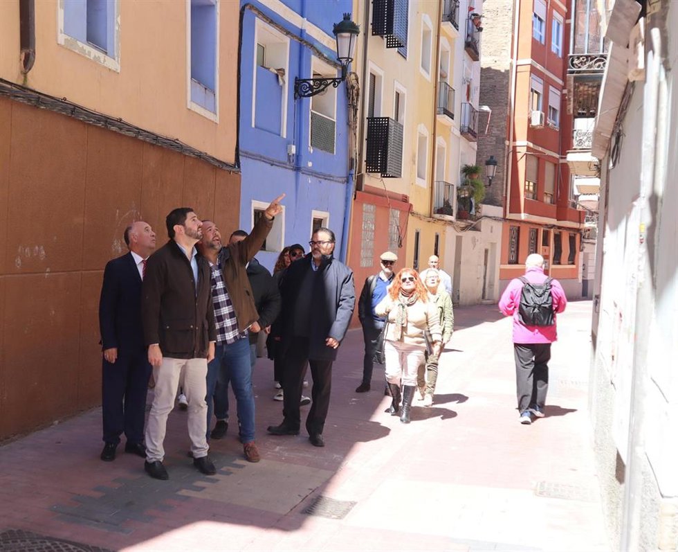 Nolasco y Pastor, junto a vecinos del entorno Zamoray-Pignatelli.