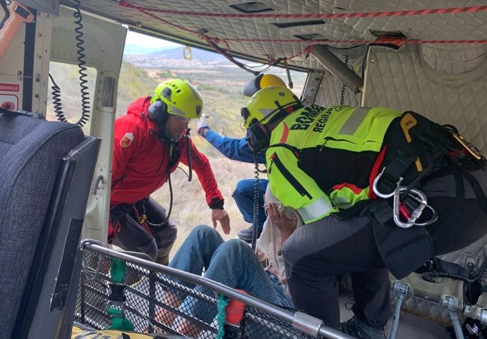 Momento del rescate de la mujer desaparecida