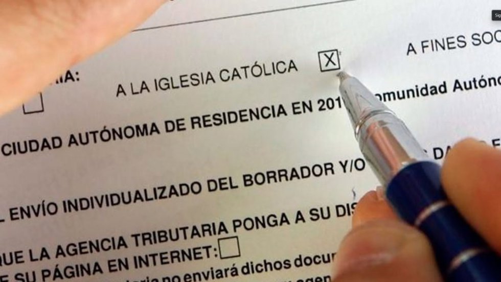 Archivo - Imagen de recurso de la casilla de la Declaración de la Renta a favor de la Iglesia Católica, imagen de archivo 