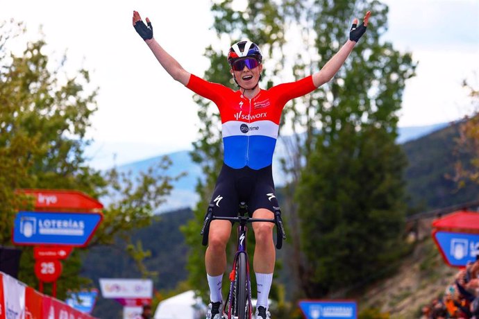 La ciclista neerlandesa Demi Vollering (Team SD Worx - Protime) gana la quinta etapa de La Vuelta Femenina 24 by Carrefour.Es, disputada entre Huesca y el Alto del Fuerte Rapitán (Jaca) sobre 113,9 kilómetros