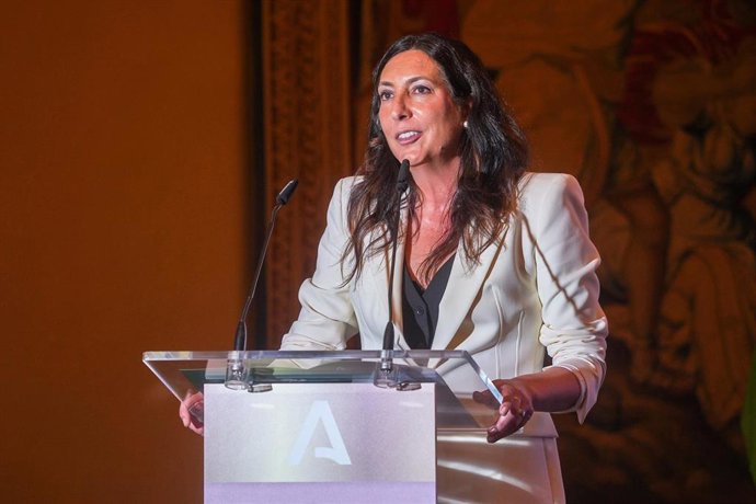 Archivo - La consejera de Integración Social, Juventud, Familias e Igualdad Loles López 