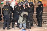 Foto: Ascienden a más de 2.000 los detenidos durante las protestas propalestinas en universidades de EEUU