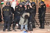 Foto: EEUU.- Ascienden a más de 2.000 los detenidos durante las protestas propalestinas en universidades de EEUU