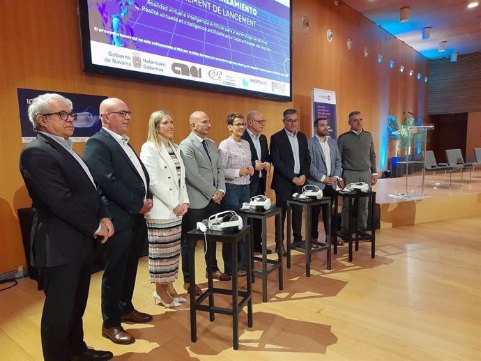 Imagen de los participantes en el lanzamiento del programa transfronterizo InmersIA