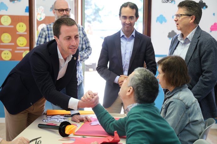 El presidente del Consell de Mallorca, Lloren Galmés, visita la Fundació Natzaret.