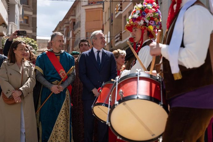 El presidente del Gobierno de Aragón, Jorge Azcón, en el Primer Viernes de Mayo, en Jaca (Huesca).