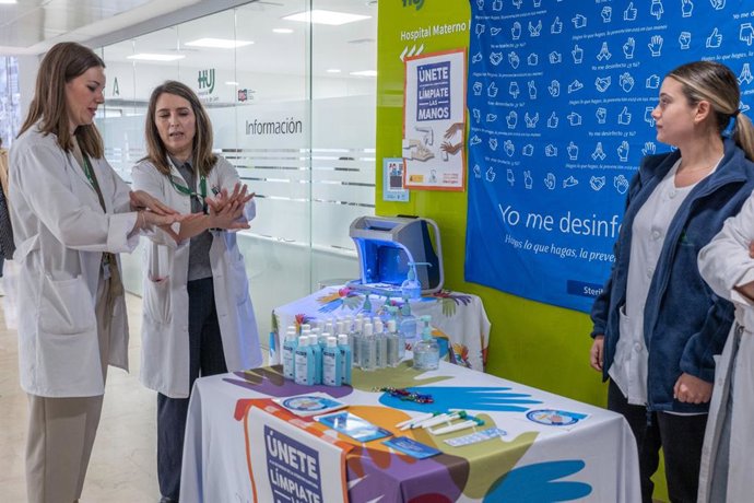 Mesa informativa para una correcta higiene de manos