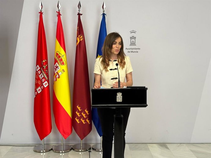 La vicealcaldesa y concejala de Fomento y Patrimonio, Rebeca Pérez, en una rueda de prensa tras la Junta de Gobierno