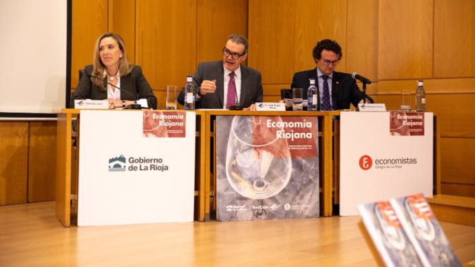 La consejera de Economía, Innovación, Empresa y Trabajo Autónomo, Belinda León, participa en la presentación del séptimo número de la revista ‘Economía Riojana’