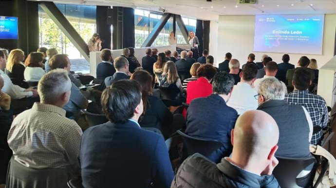 La consejera de Economía Belinda León ha intervenido en la jornada IA en la empresa, organizada por Diario La Rioja e inaugurada con la ponencia del consultor Xavier Marcet