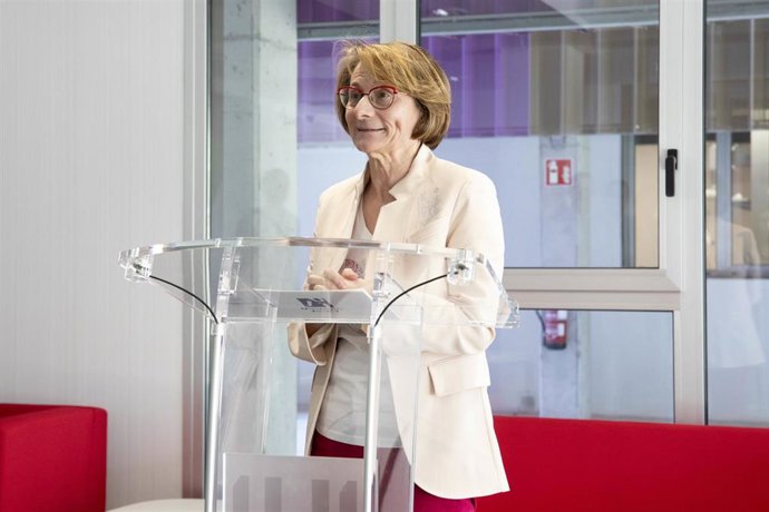 Eva Alcón, rectora de la UJI