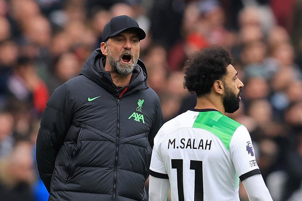 Jürgen Klopp y Mohamed Salah durante el West Ham-Liverpool
