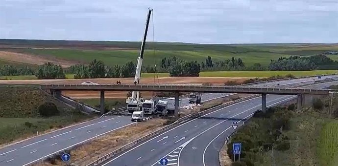 Un accidente provoca el corte de la A-62, a la altura de Cañizal (Zamora), sentido Burgos.