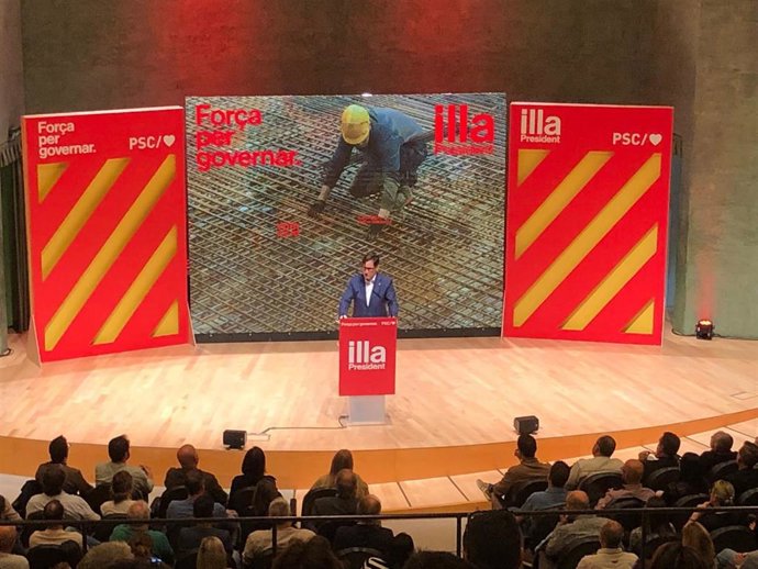 El candidato del PSC al 12M, Salvador Illa, en un acto con sindicatos