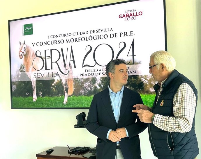 El vicepresidente de Prodetur junto al director y editor de la revista El Caballo y El Toro, Manuel Fernando Vasco Oliveras