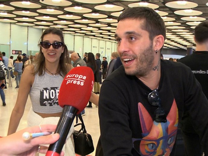 Víctor Elías y Ana Guerra regresan a Madrid tras asistir a los Premios Platino, a 22 de abril de 2024, en Madrid (España)