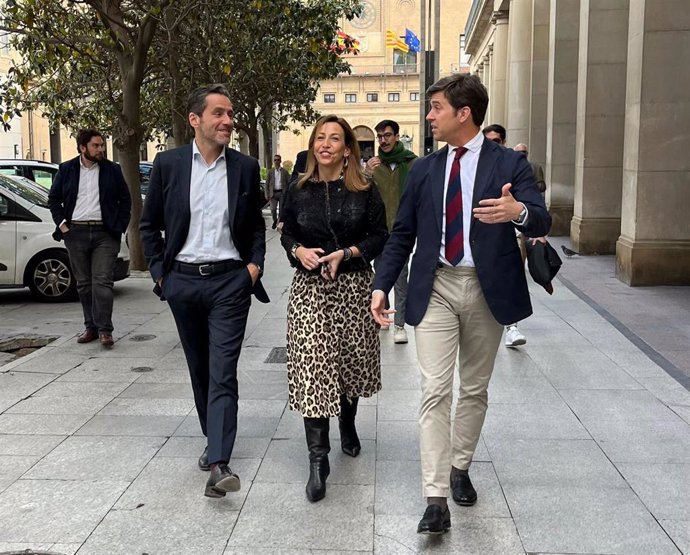 Borja Sémper visita Zaragoza, junto a la alcaldesa, Natalia Chueca, y el presidente del PP provincial, Ramón Celma.