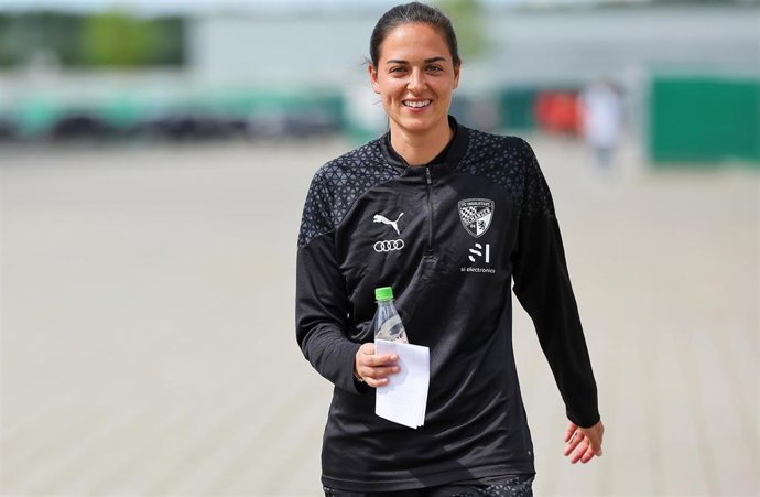 Sabrina Wittmann durante su primer entrenamiento con el Ingolstadt de la tercera división alemana