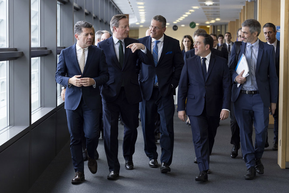 El ministro principal de Gibralar, Fabian Picardo; el ministro de Exteriores británico, David Cameron; el vicepresidente de la Comisión Eruopea Maros Sefcovic; y el ministro de Exteriores español, José Manuel Albares