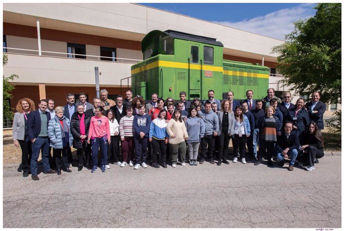 Un grupo de personas con Síndrome de Down asisten a una jornada en el Colegio de Huérfanos Ferroviarios (CHF) de Madrid.