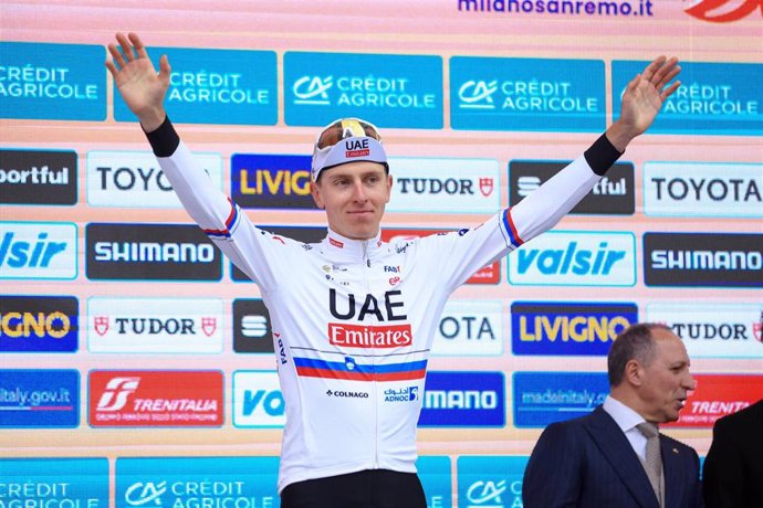 Archivo - El ciclista esloveno Tadej Pogacar en el podio de la Milán-San Remo