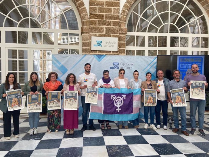 Foto de familia de la presentación del Orgullo Serrano en la Diputación de Cádiz.