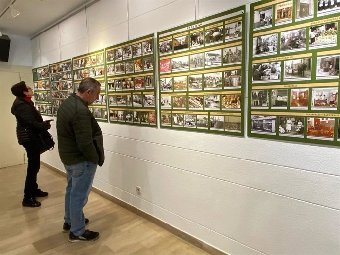 Una exposición muestra 'El comercio y la industria calagurritana a través de los programas de fiestas'