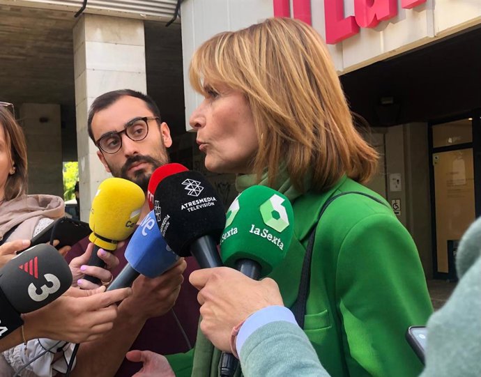 La viceprimera secretaria del PSC y directora de campaña, Lluïsa Moret, en declaraciones a periodistas