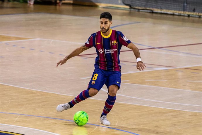 Archivo - Adolfo Fernández, en un partido con el Barça.