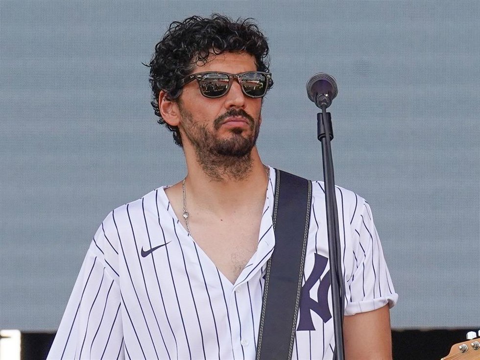 Archivo - Nacho Taboada durante un concierto con su grupo, Colectivo Panamera, a 2 de julio de 2023, en Madrid (España).