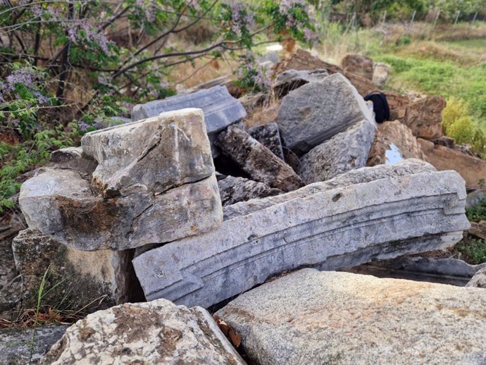 Descubren nuevos restos del antiguo monumento a Sorolla en el depósito de FGV en Sant Isidre